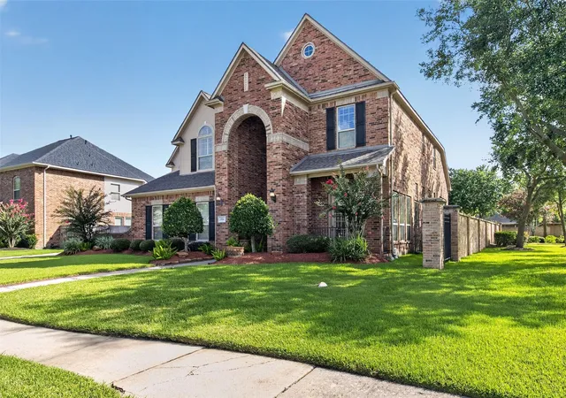 3rd image of 1524 Toluca Dr, League City, TX 77573 | MLS# 27617362