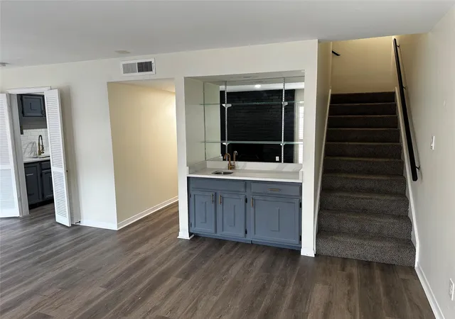 Photo 3 of Townhouse for sale at 10378 Briar Forest Dr #32/5, Houston, TX 77042 | MLS# 73356212 | Listing updated on 2026-09-09
