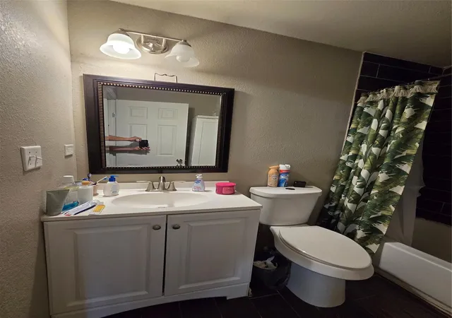 Listing Photo 2 - Condo for sale in building located at 401 Dunnam Ave, Cleveland, TX 77327