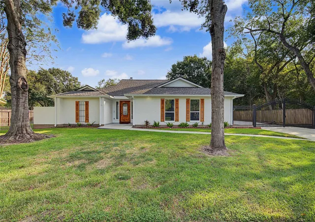 Photo 2 of Single family home for sale at 18307 Kings Row, Houston, TX 77058 | MLS# 2310987 | Listing updated on 2026-09-28