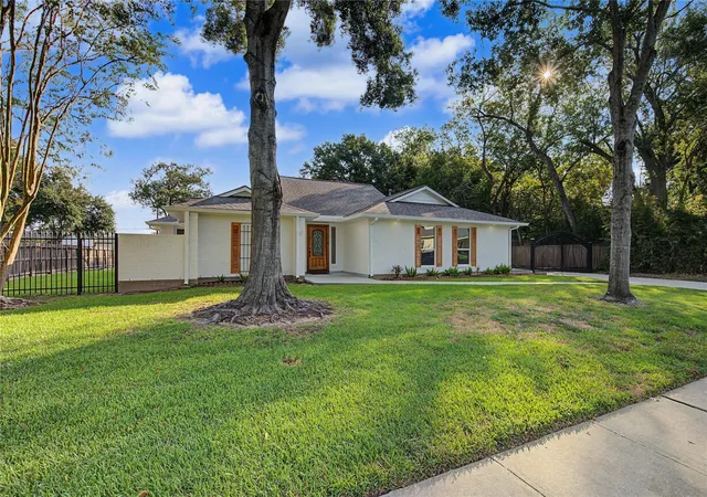 Photo 3 of Single family home for sale at 18307 Kings Row, Houston, TX 77058 | MLS# 2310987 | Listing updated on 2026-09-28