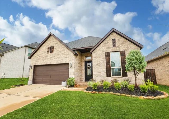 Homes for sale in Pinehurst, TX | 1329 Knollbridge Point Ln, Pinehurst, TX 77362 | MLS# 70098790