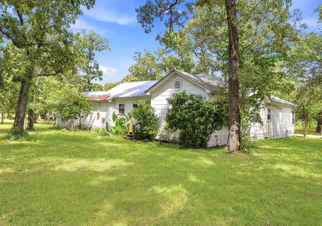 3rd image of 7 Kalyn Rd, Huntsville, TX 77340 | MLS# 24233452