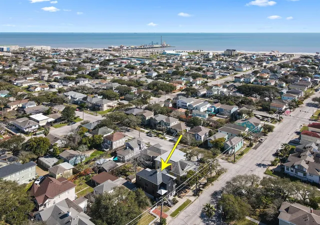 Homes for sale in Galveston, TX | 1714 31st St, Galveston, TX 77550 | MLS# 73846961