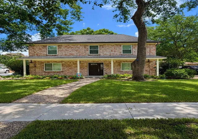 Photo 2 of Single family home for sale at 15818 Sandy Hl Dr, Houston, TX 77084 | MLS# 69823603 | Listing updated on 2026-09-19