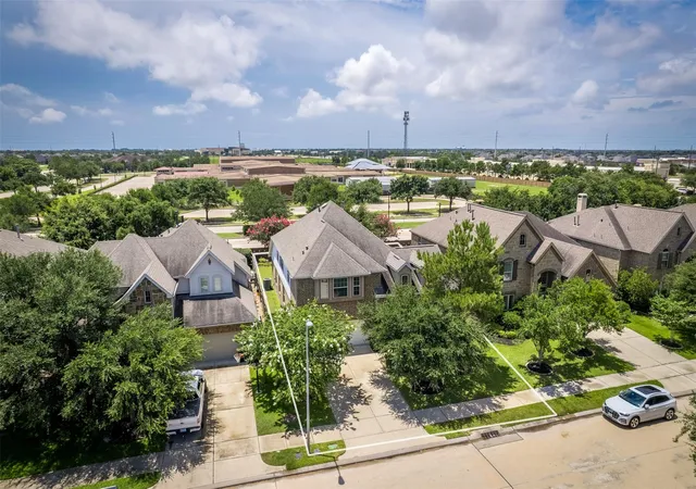 Photo 3 of Single family home for sale at 28723 Primrose Blf, Katy, TX 77494 | MLS# 49993982 | Listing updated on 2026-09-12