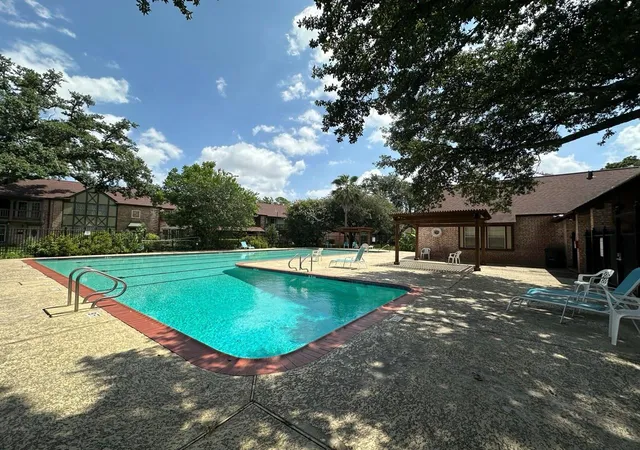 Photo 3 of Townhouse for sale at 2209 Triway Ln #263, Houston, TX 77043 | MLS# 92422081 | Listing updated on 2026-07-06
