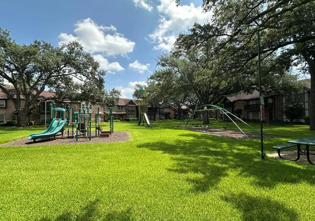 Photo 4 of Townhouse for sale at 2209 Triway Ln #263, Houston, TX 77043 | MLS# 92422081 | Listing updated on 2026-07-06