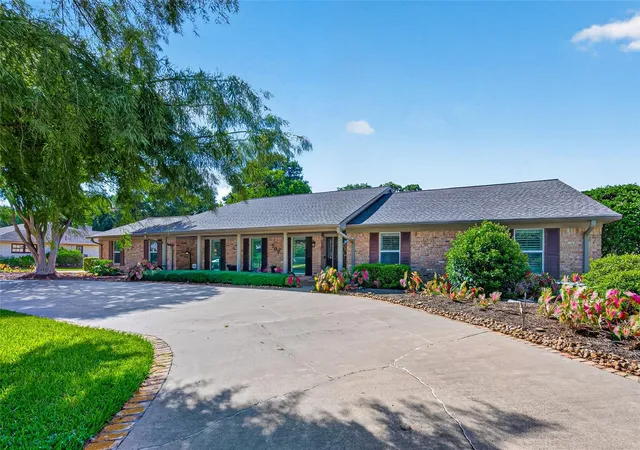 2nd image of 702 Foster Dr, Richmond, TX 77469 | MLS# 14036067