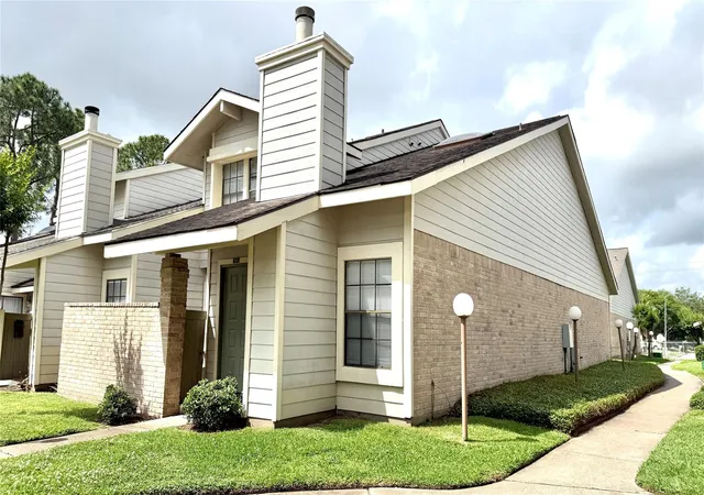 1st image of 11889 Bobwhite Dr #834, Houston, TX 77035 | MLS# 88756392