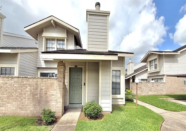 2nd image of 11889 Bobwhite Dr #834, Houston, TX 77035 | MLS# 88756392