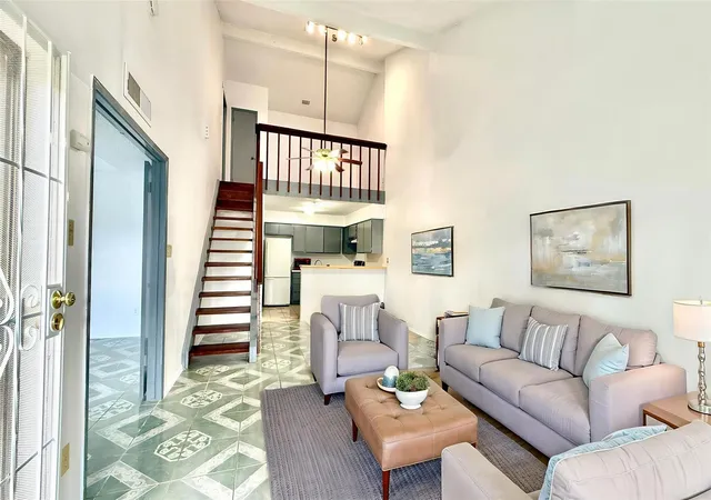 3rd image of 11889 Bobwhite Dr #834, Houston, TX 77035 | MLS# 88756392