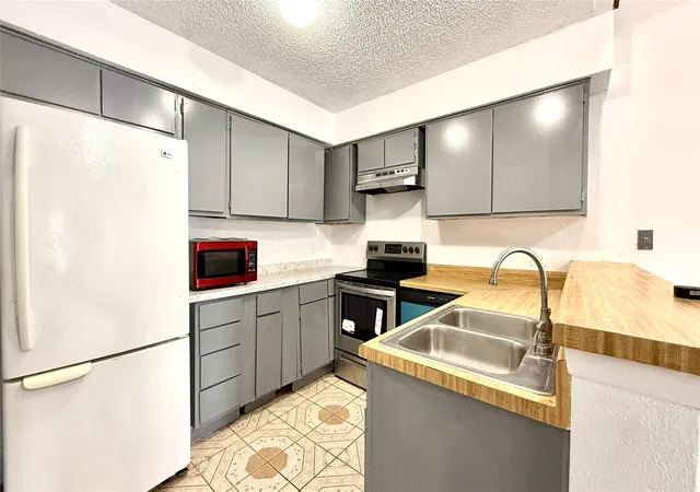 4th image of 11889 Bobwhite Dr #834, Houston, TX 77035 | MLS# 88756392