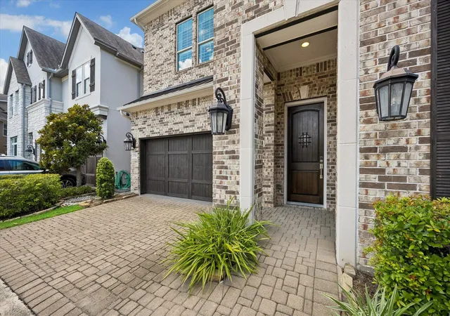 Photo 3 of Single family home for sale at 1734 Cornelius Tr Loop, Houston, TX 77055 | MLS# 28827666 | Listing updated on 2026-07-14