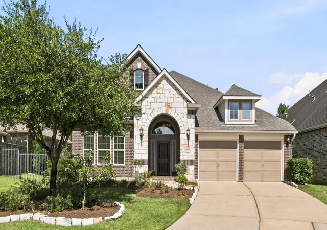 Homes for sale in The Woodlands, TX | 6 Sleeping Colt Pl, The Woodlands, TX 77389 | MLS# 6374265