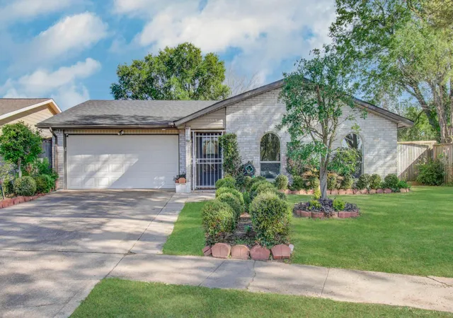 Photo 3 of Single family home for sale at 16603 Great Glen Dr, Houston, TX 77084 | MLS# 13604547 | Listing updated on 2026-09-21
