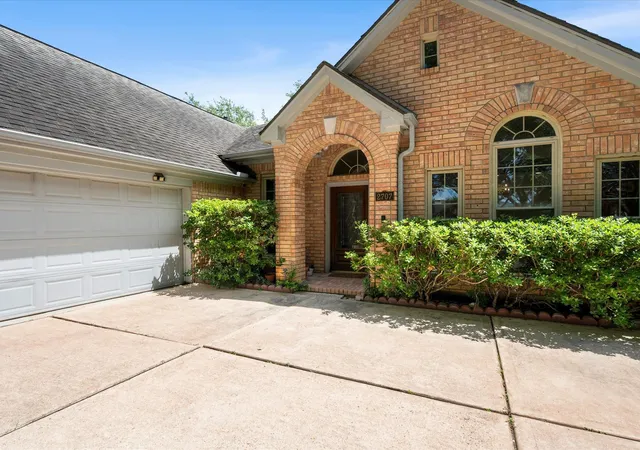 Photo 4 of Single family home for sale at 2707 Cheryl Ct, Missouri City, TX 77459 | MLS# 40216741 | Listing updated on 2026-09-23