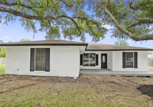 Photo 3 of Sale Pending at 615 S 7th Street, La Porte, TX 77571 | MLS# 42353256 | Listing updated on 2026-09-11