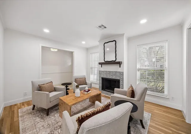 Photo 4 of Sale Pending at 5706 Capello Dr, Houston, TX 77035 | MLS# 5188860 | Listing updated on 2026-09-21