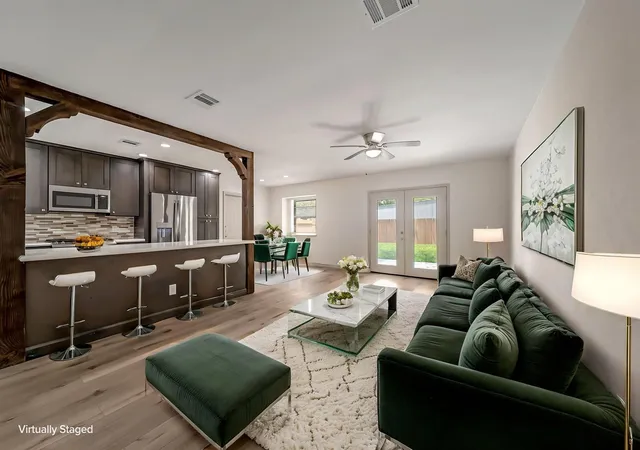 4th image of 1113 Warren St, Deer Park, TX 77536 | MLS# 17411857