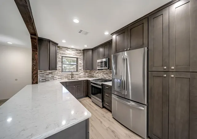 5th image of 1113 Warren St, Deer Park, TX 77536 | MLS# 17411857