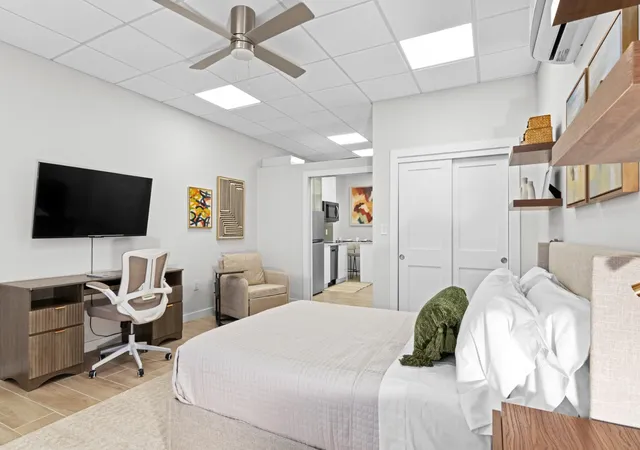 4th image of 9800 Centre Pkwy #1006, Houston, TX 77036 | MLS# 70784236