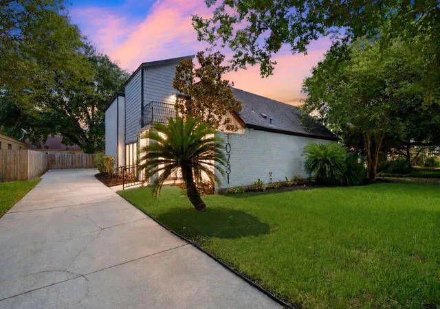 Photo 1 of Sale Pending at 10731 Villa Lea Ln, Houston, TX 77071 | MLS# 83388949 | Listing updated on 2026-08-26