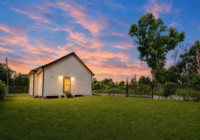 Photo 2 of Single family home for sale at 4003 New Orleans St, Houston, TX 77020 | MLS# 97711170 | Listing updated on 2026-07-22