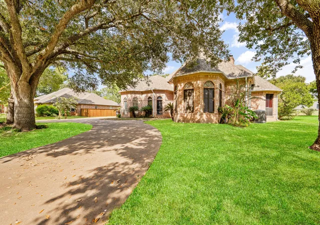 Photo 2 of Single family home for sale at 5107 Waterbeck St, Fulshear, TX 77441 | MLS# 49452186 | Listing updated on 2026-09-04