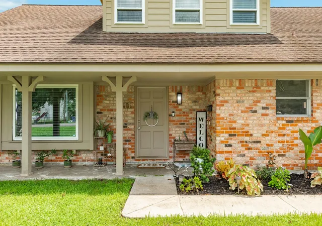 4th image of 811 Loggins Dr, West Columbia, TX 77486 | MLS# 3544840