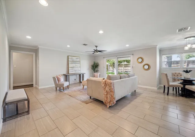 Photo 4 of Single family home for sale at 2910 Freshmeadows Dr, Houston, TX 77063 | MLS# 76744563 | Listing updated on 2026-09-17