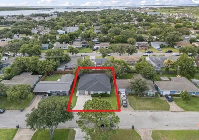 18th image of 118 Tuna St, Galveston, TX 77550 | MLS# 80836719