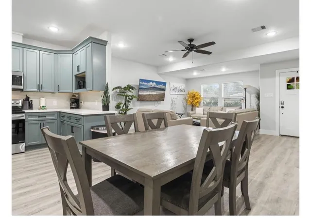 5th image of 118 Tuna St, Galveston, TX 77550 | MLS# 80836719