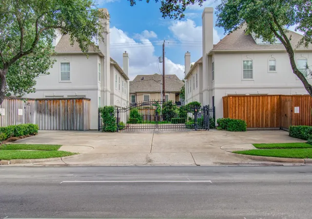 3rd image of 2214 W Holcombe Blvd, Houston, TX 77030 | MLS# 48385673