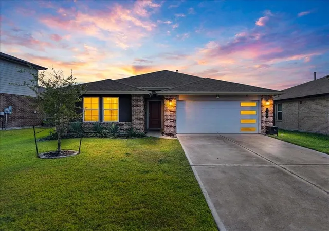 Photo 1 of Single family home for sale at 8207 Sugar Cane Ln, Rosharon, TX 77583 | MLS# 62594175 | Listing updated on 2026-09-05