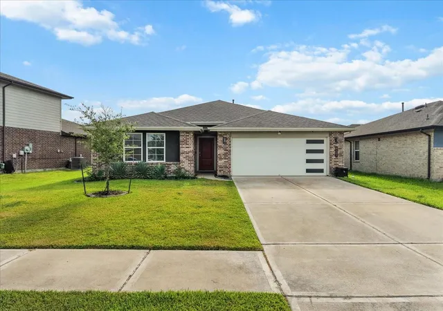 Photo 2 of Single family home for sale at 8207 Sugar Cane Ln, Rosharon, TX 77583 | MLS# 62594175 | Listing updated on 2026-09-05