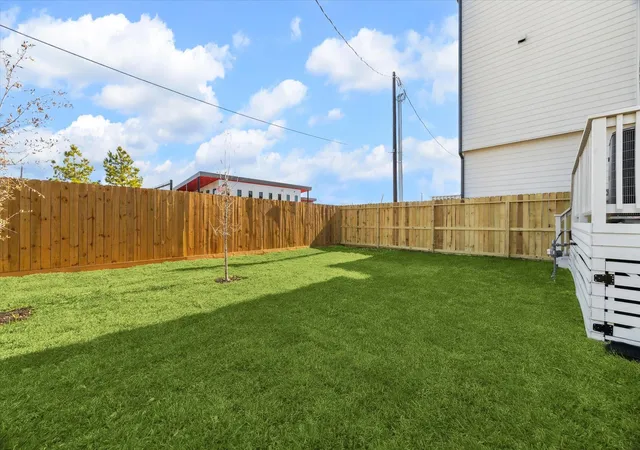 3rd image of 5612 Camino Encantado Dr, Houston, TX 77091 | MLS# 31400545
