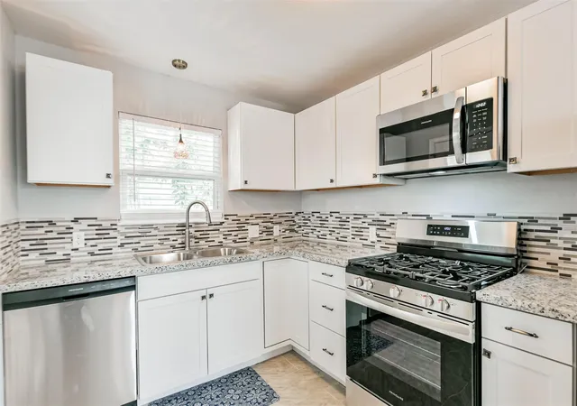 Photo 3 of Single family home for sale at 812 38th Street, Galveston, TX 77550 | MLS# 92685999 | Listing updated on 2026-07-30