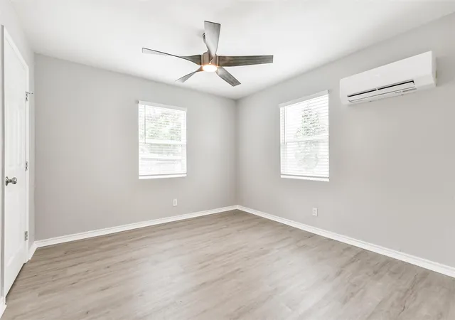 Photo 3 of Single family home for sale at 812 38th Street, Galveston, TX 77550 | MLS# 92685999 | Listing updated on 2026-07-30