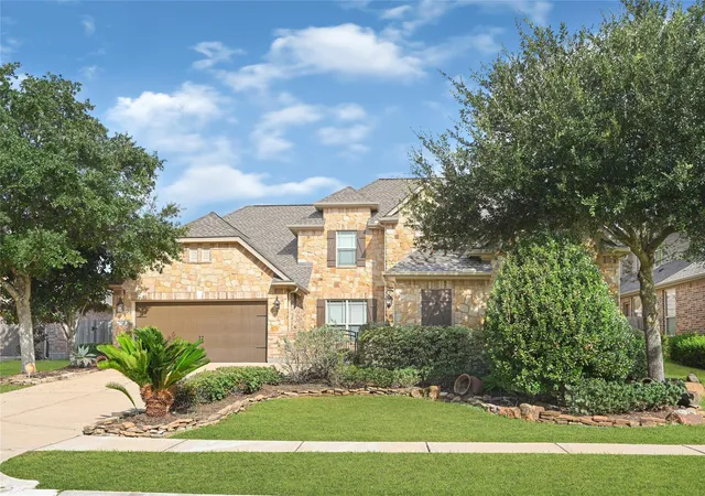 Photo 2 of Single family home for sale at 902 Cactus Ridge Ct, Friendswood, TX 77546 | MLS# 81515392 | Listing updated on 2026-09-11