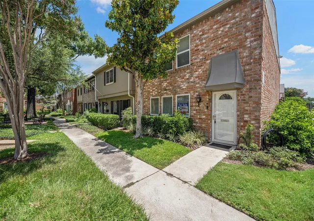 37th image of 14333 Lost Meadow Ln, Houston, TX 77079 | MLS# 78875398
