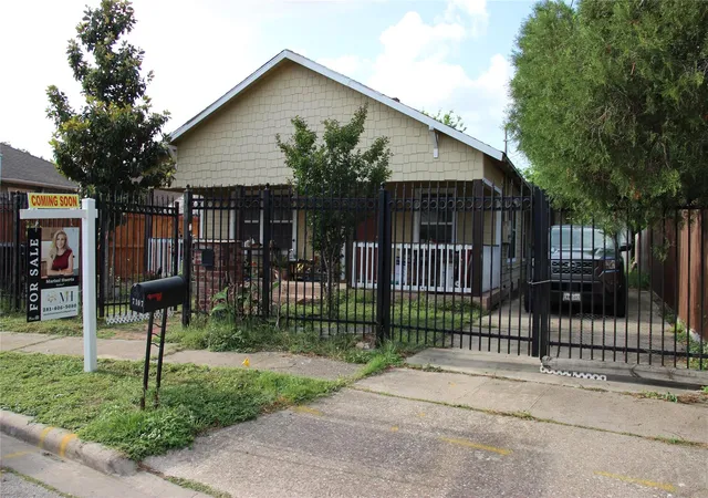 1st image of 7107 Avenue I, Houston, TX 77011 | MLS# 79862527