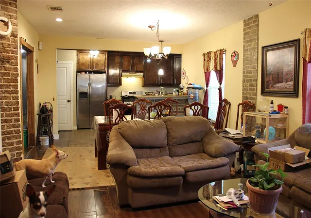 5th image of 7107 Avenue I, Houston, TX 77011 | MLS# 79862527