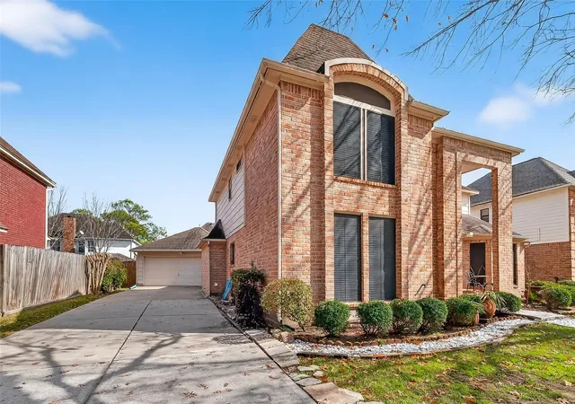 Photo 2 of Sale Pending at 3435 Ashton Park Dr, Houston, TX 77082 | MLS# 73312401 | Listing updated on 2026-09-20