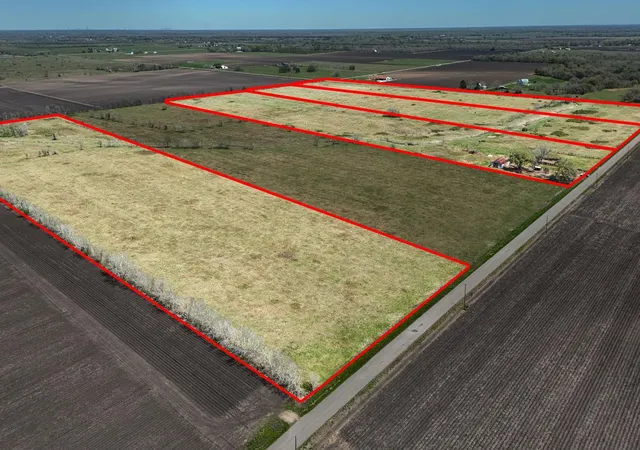 Homes for sale in Damon, TX | 4439 Schultz Rd, Damon, TX 77430 | MLS# 12384582