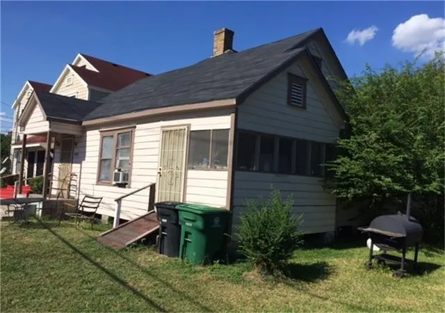 Photo 3 of Single family home for sale at 3311 Holman St, Houston, TX 77004 | MLS# 31901246 | Listing updated on 2026-07-29