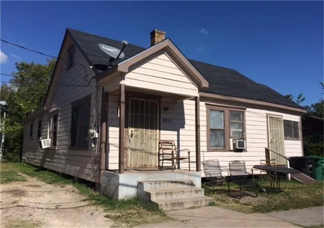 Photo 4 of Single family home for sale at 3311 Holman St, Houston, TX 77004 | MLS# 31901246 | Listing updated on 2026-07-29