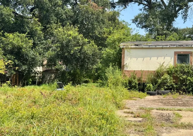 3rd image of 10159 Peck Rd, Lumberton, TX 77657 | MLS# 63873493