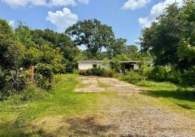 5th image of 10159 Peck Rd, Lumberton, TX 77657 | MLS# 63873493