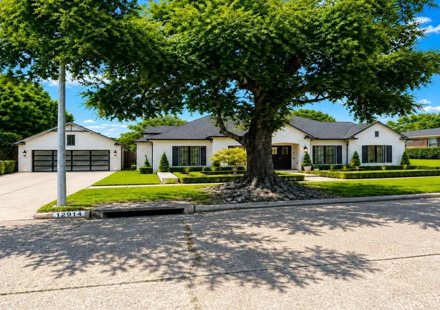 5th image of 12914 White Heather Dr, Houston, TX 77045 | MLS# 60563777